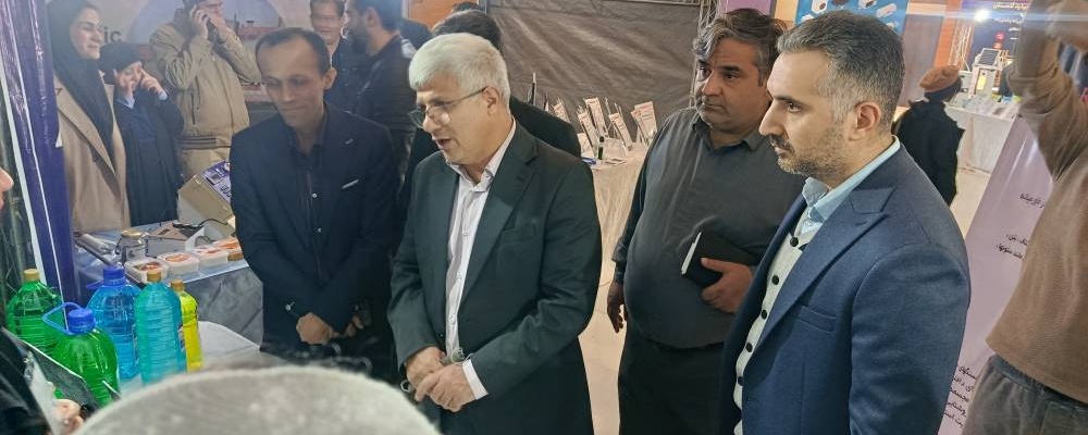 بازدید معاون هماهنگی امور اقتصادی استاندار گلستان از غرفه دانشگاه جامع علمی کاربردی در نمایشگاه هفته پژوهش