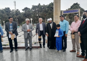 عطرافشانی گلزار مطهر شهدای گمنام و دانشجویان شهید مدافع حرم دانشگاه