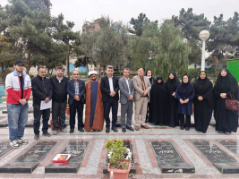 عطر‌افشانی گلزار شهدای دانشجوی مدافع حرم دانشگاه جامع علمی کاربردی گلستان به همت مرکز آموزش علمی‌کاربردی خانه کارگر گرگان