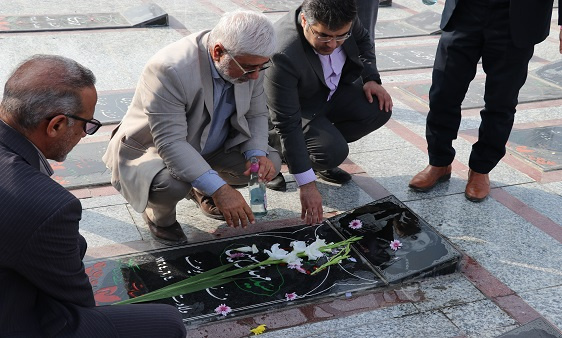 عطرافشانی گلزار مطهر شهدای گمنام، شهدای دانشجوی مدافع حرم دانشگاه و شهدای پنج آذر گرگان